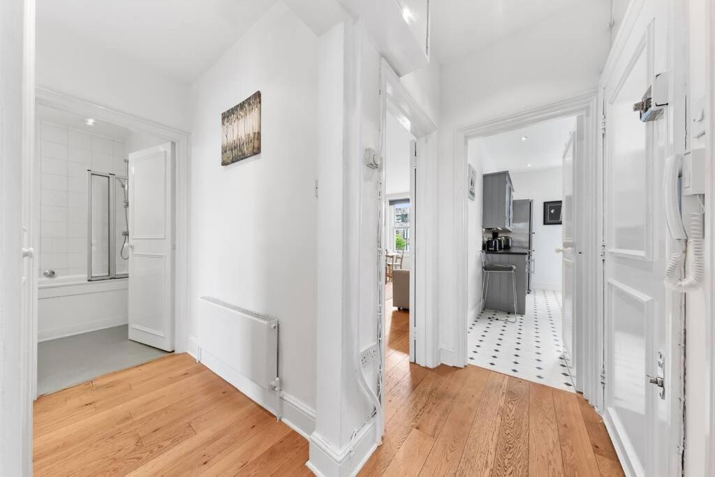 Spacious Sleep 11 With Terrace In Earls Court Ec99 Лондон Екстер'єр фото