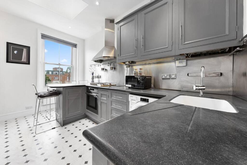 Spacious Sleep 11 With Terrace In Earls Court Ec99 Лондон Екстер'єр фото